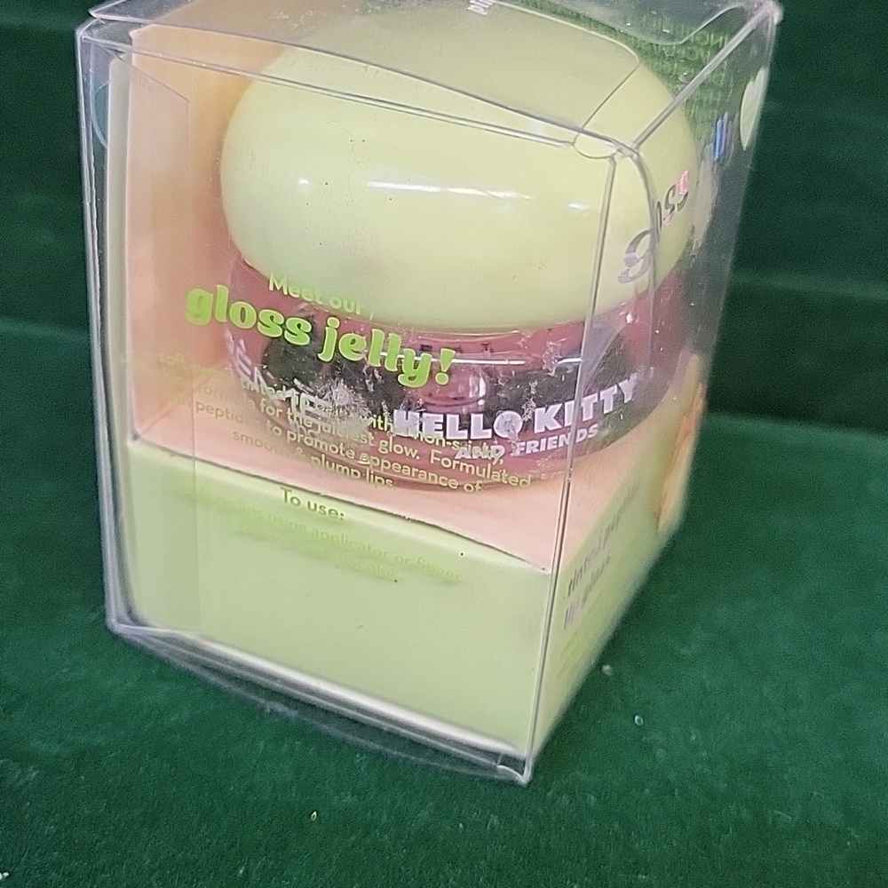 Hello Kitty Pink Tinted Peptide Lip Glaze 3.5g New Sealed Box - Picture 2 of 5